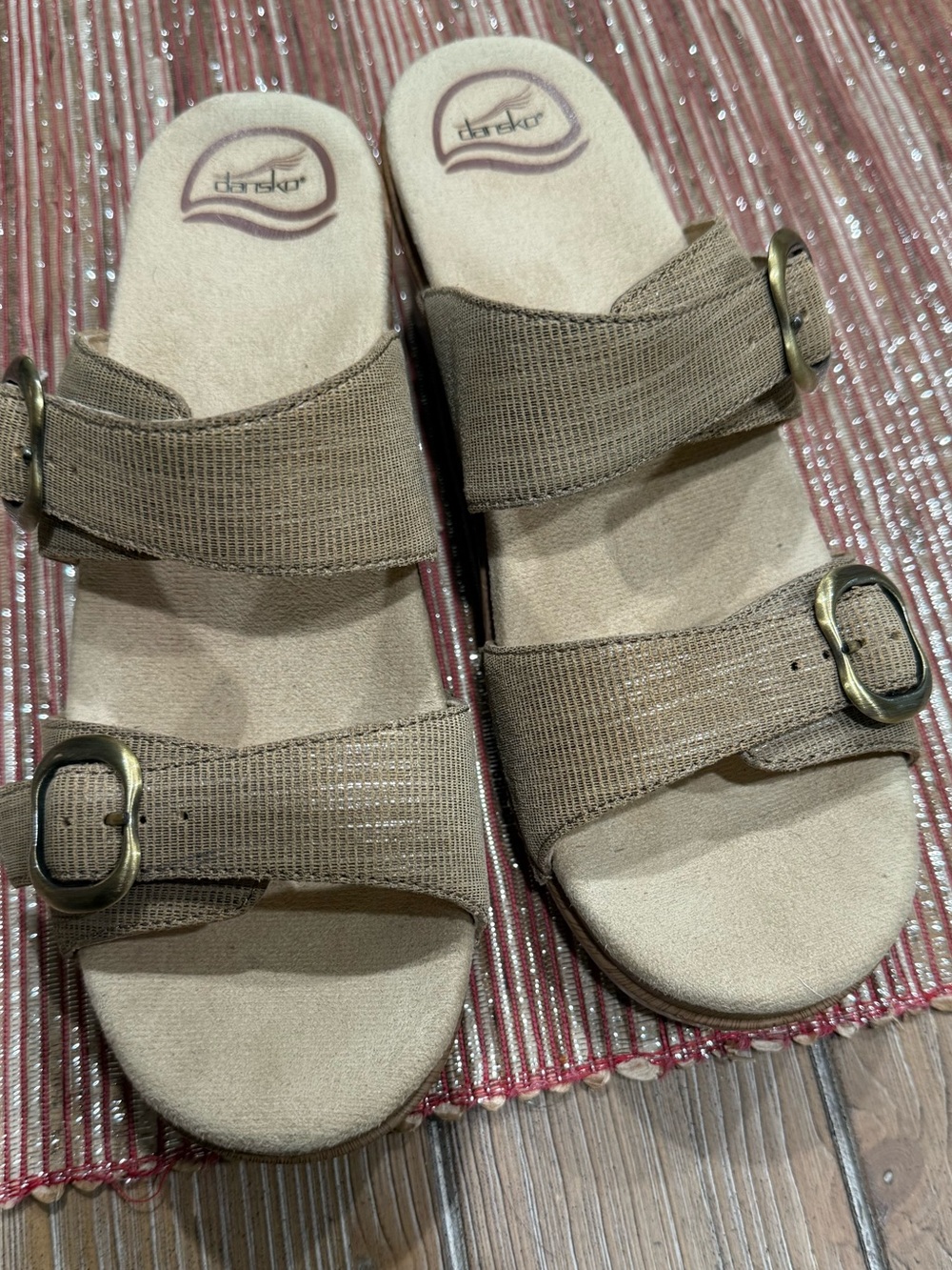 Dansko Women's Sophie Beige and Light Metallic Sandals, NWOT